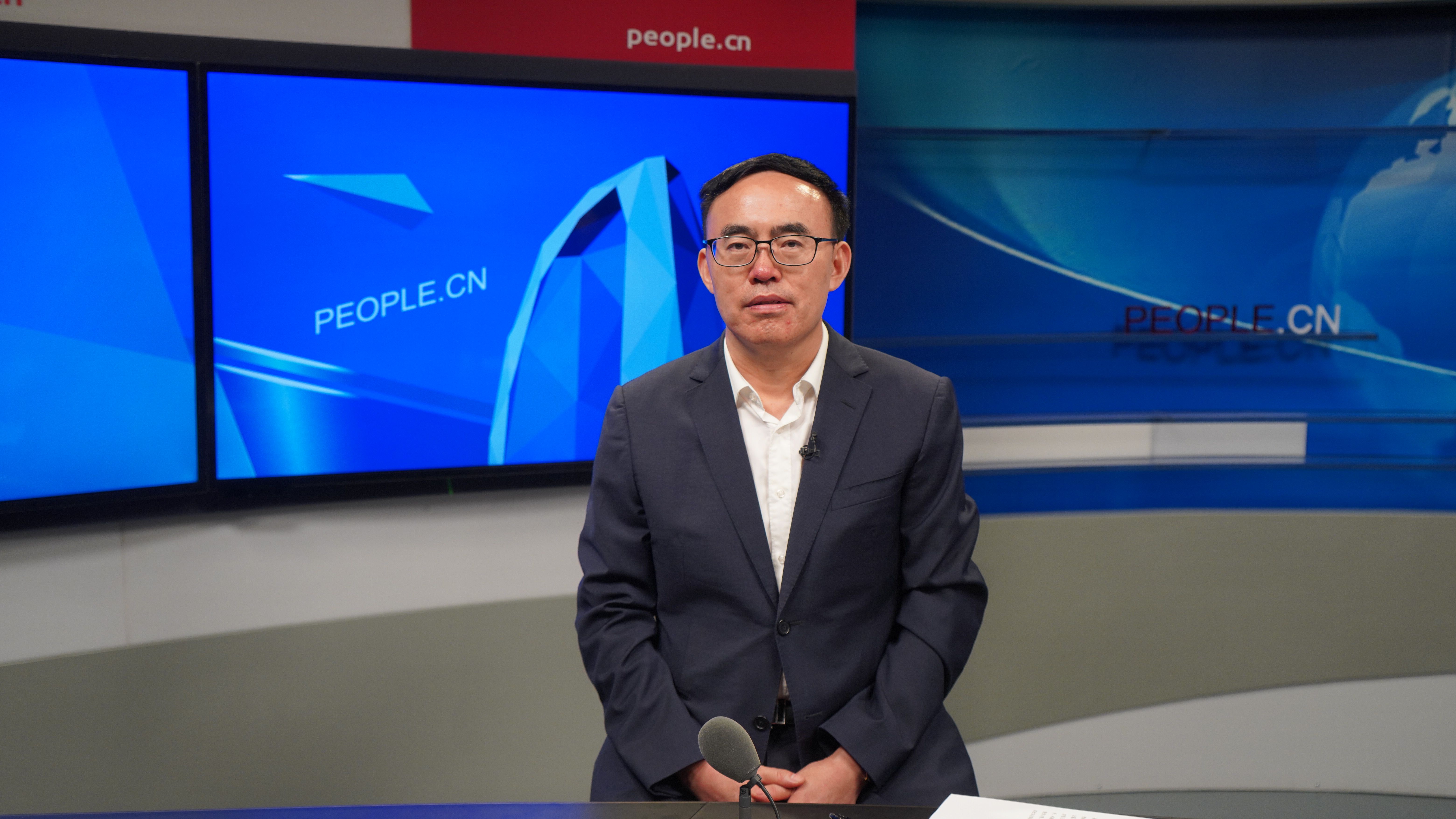 中國科學院院士、北京大學第六醫院院長陸林做客人民網。實習生趙晉杰攝